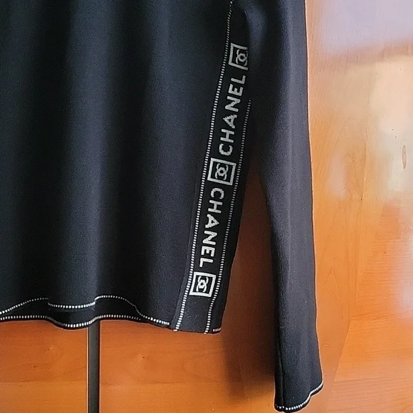 Chanel CC Logo Black Long Sleeve Top with White Decorative Stitching - Picture 4 of 15